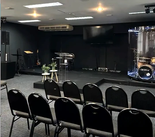 Ambiente acolhedor e auditório climatizado da CBM